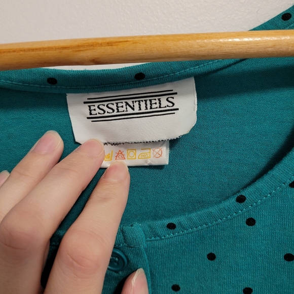 VINTAGE Essentials Buttoned Sleeveless Tank (Medium) - Picture 4 of 5